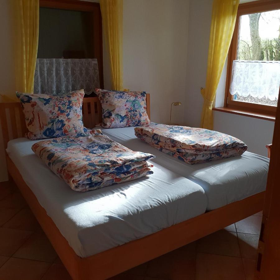 Ferienhaus Rhoenspass Mosbach  Eksteriør billede