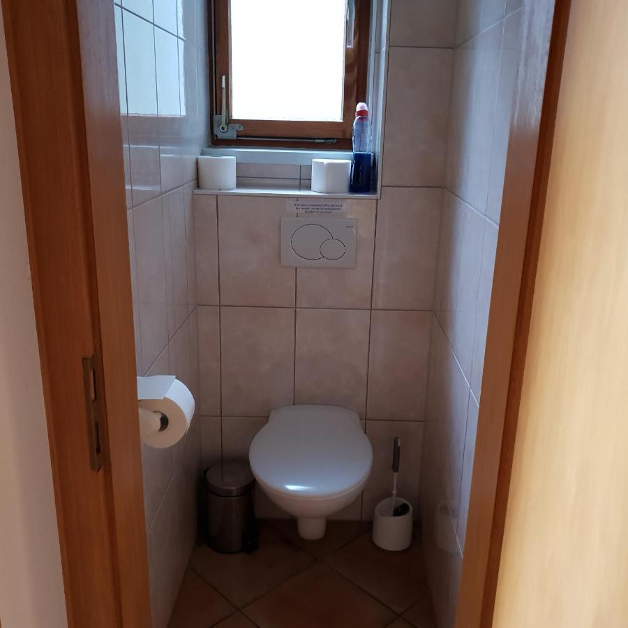 Ferienhaus Rhoenspass Mosbach  Eksteriør billede